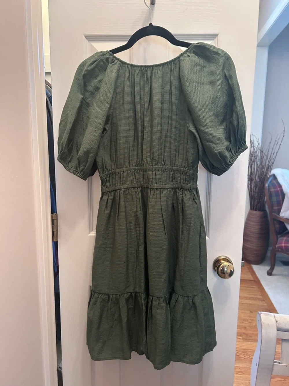 Vineyard Vines Olive Green Mini Dress w/Puff Sleeves & V-Neck. Size XS - Picture 3 of 4